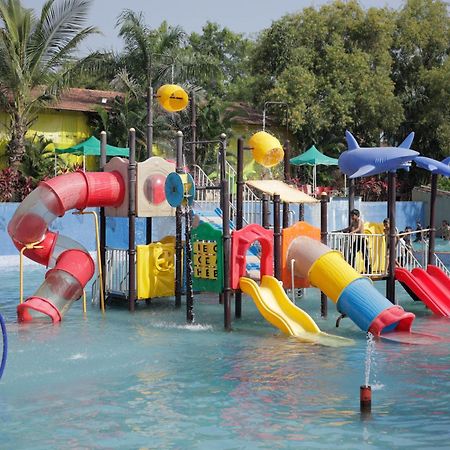Vits Roccia Hill Resort And Adventure Park, Navapur Songadh Zewnętrze zdjęcie